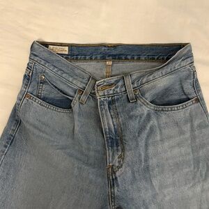 Levi straight leg jeans size 27